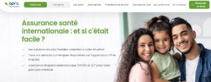 écran site web avec homme et femme souriant